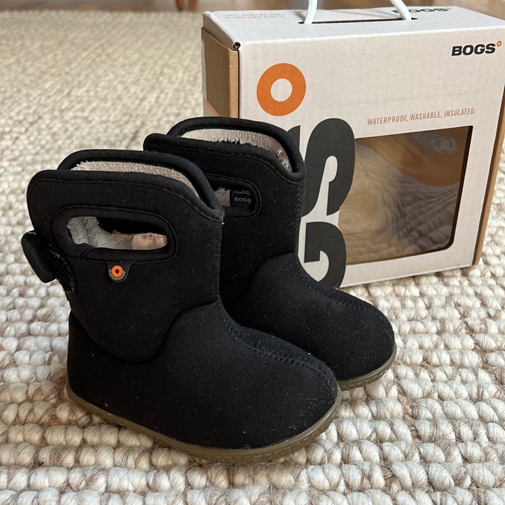 Baby Bogs size 6